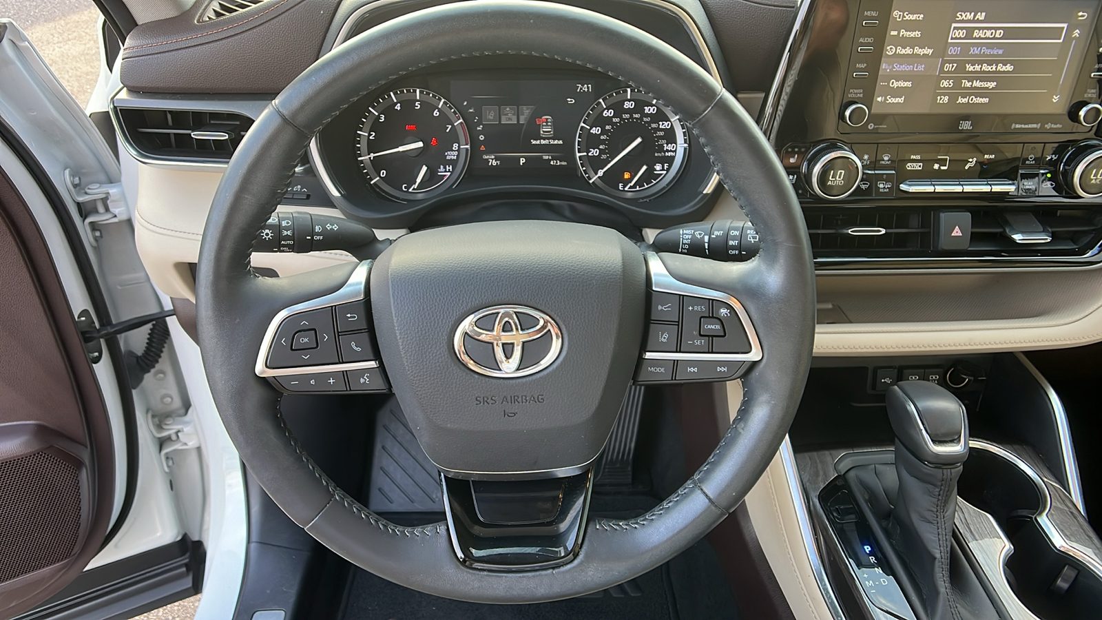 2020 Toyota Highlander Limited 24