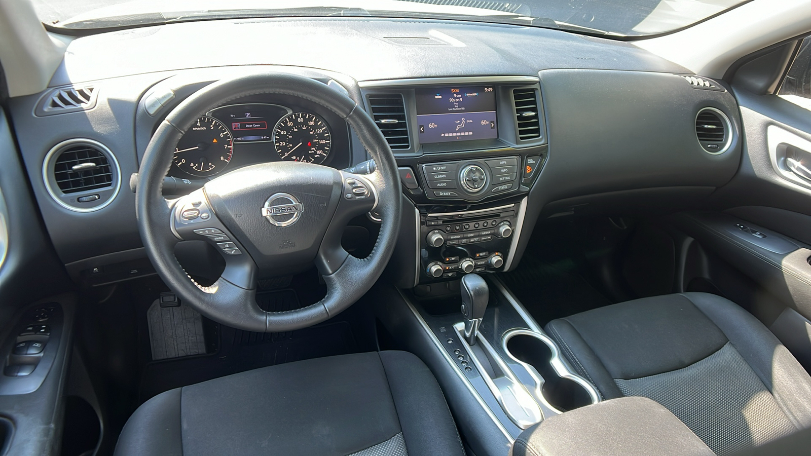2017 Nissan Pathfinder SV 21