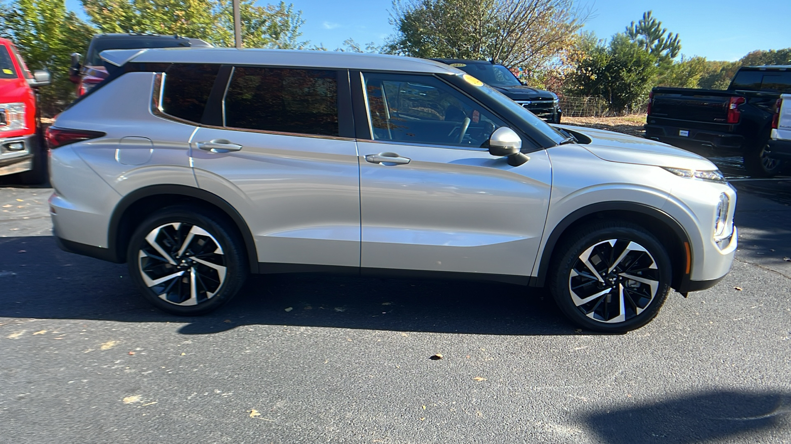 2022 Mitsubishi Outlander ES 5