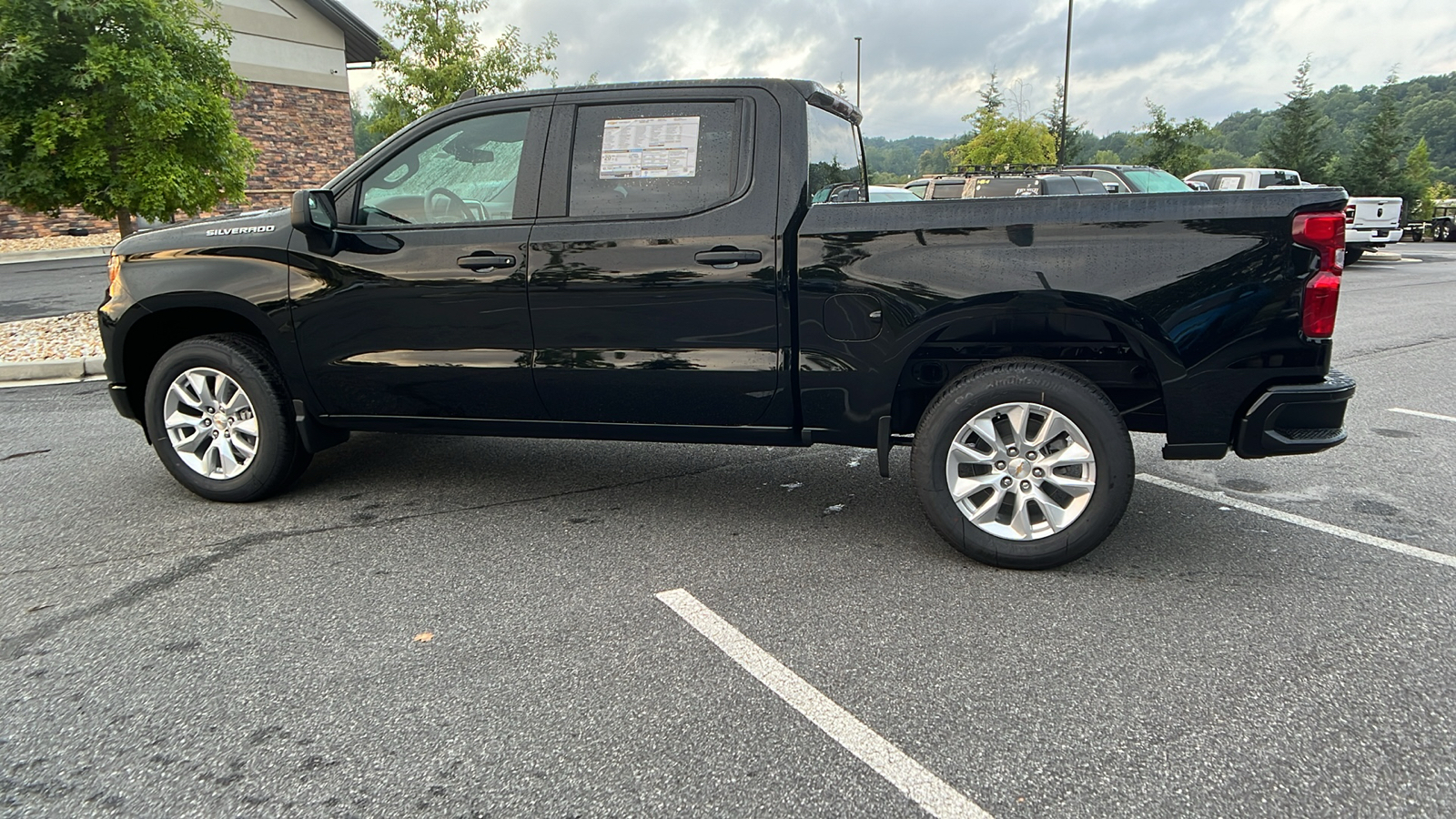 2024 Chevrolet Silverado 1500 Custom 9