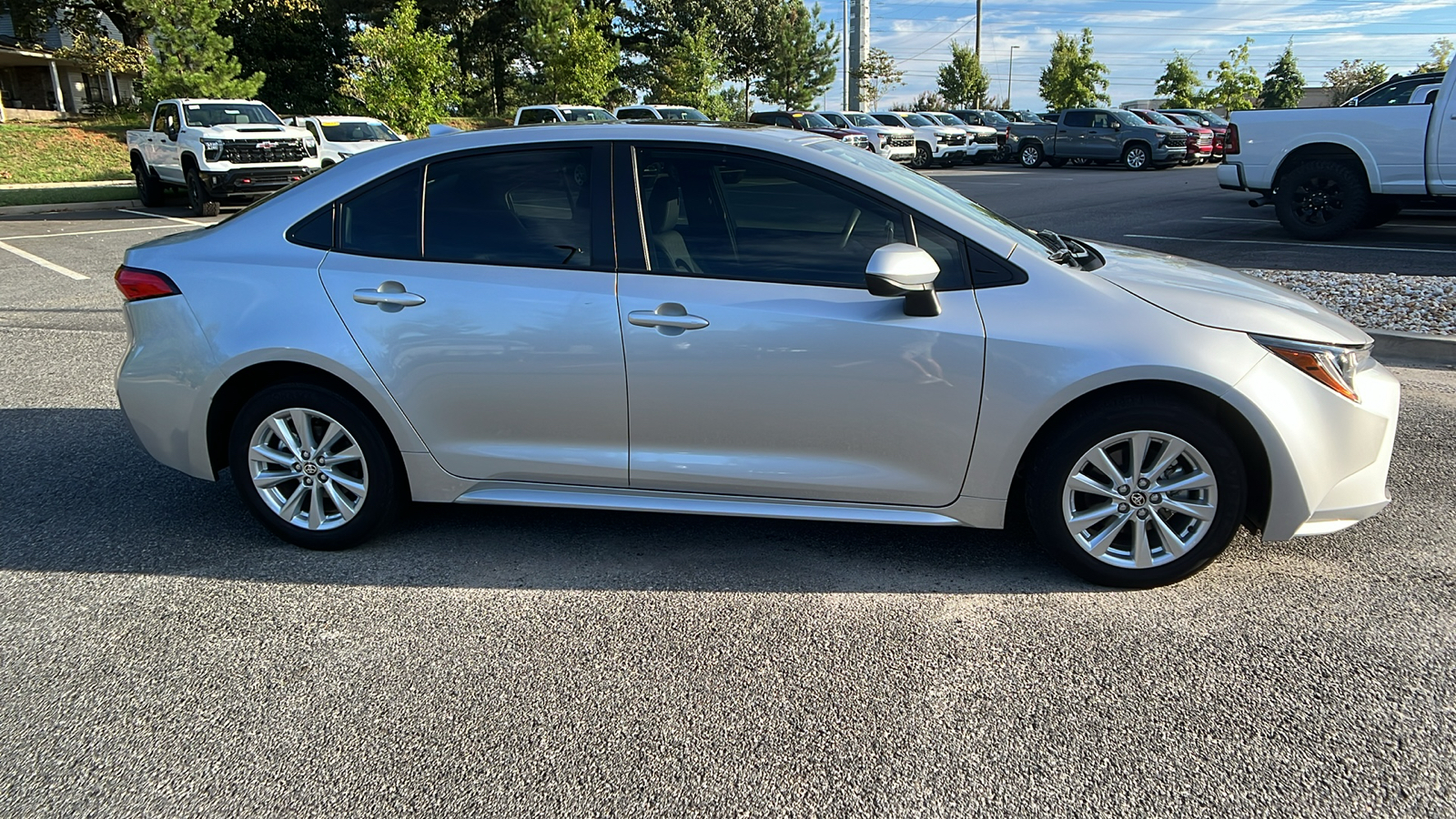 2023 Toyota Corolla LE 5