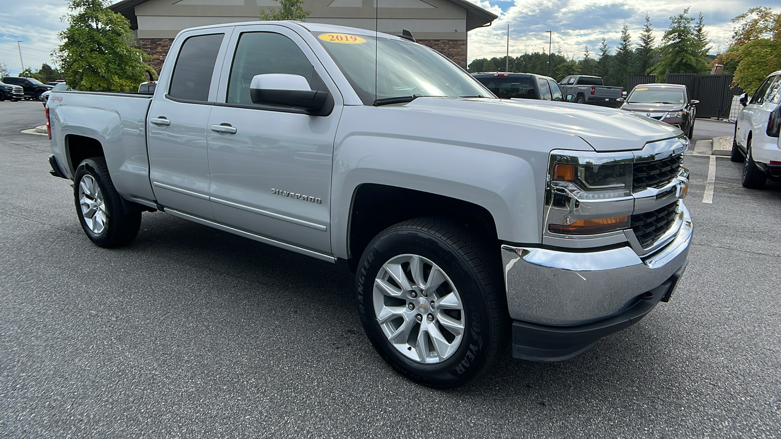 2019 Chevrolet Silverado 1500 LD LT 4