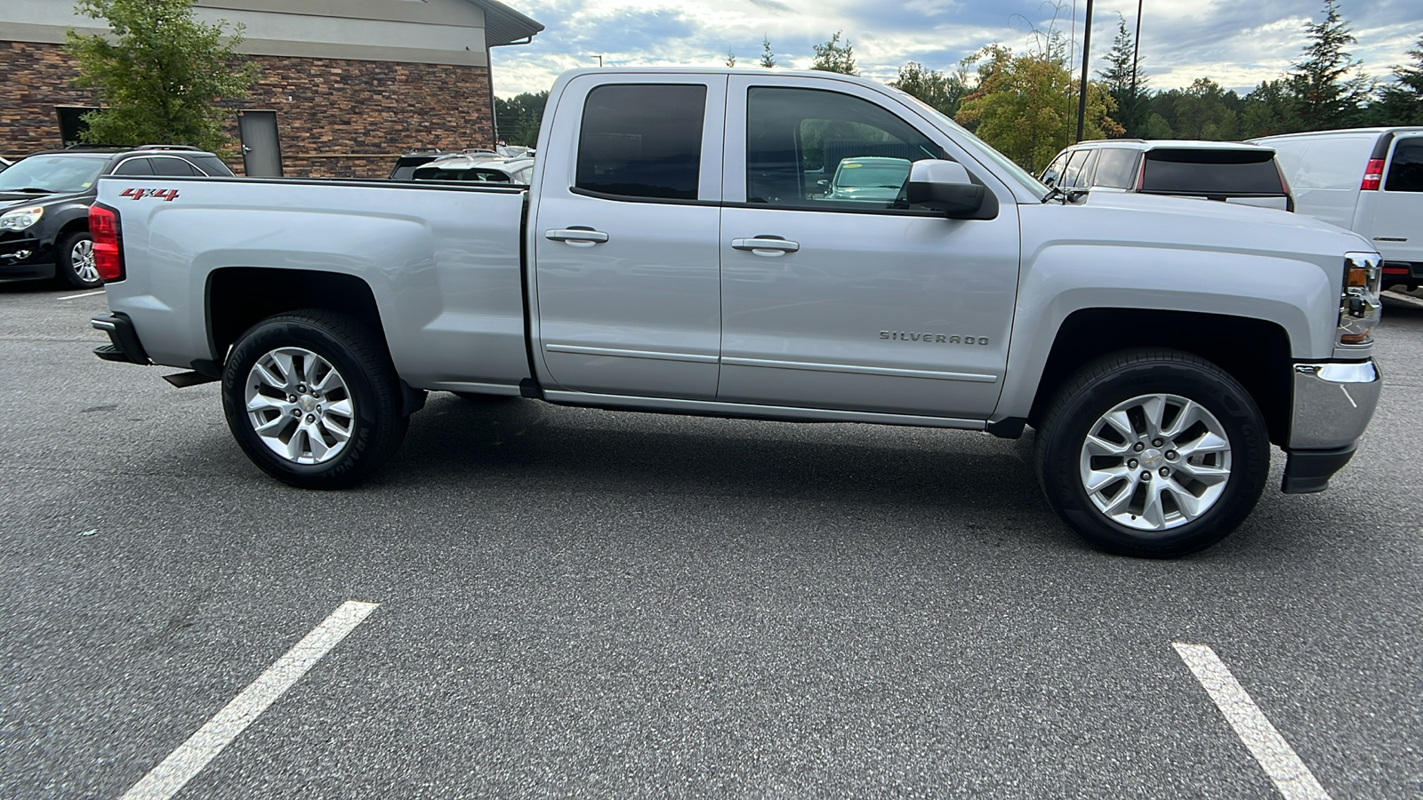 2019 Chevrolet Silverado 1500 LD LT 5