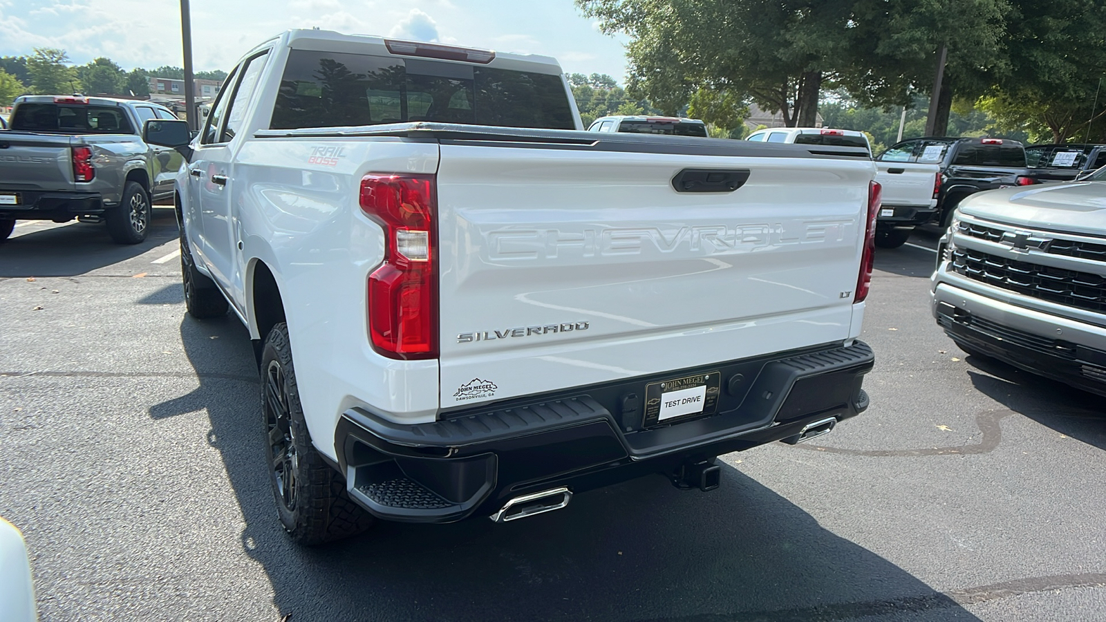 2024 Chevrolet Silverado 1500 LT Trail Boss 8