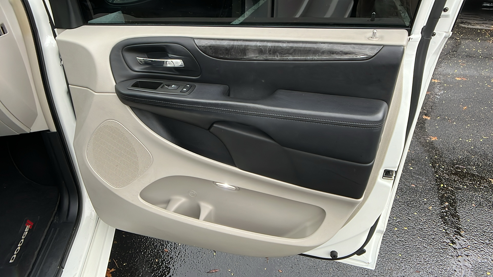 2012 Dodge Grand Caravan Crew 14