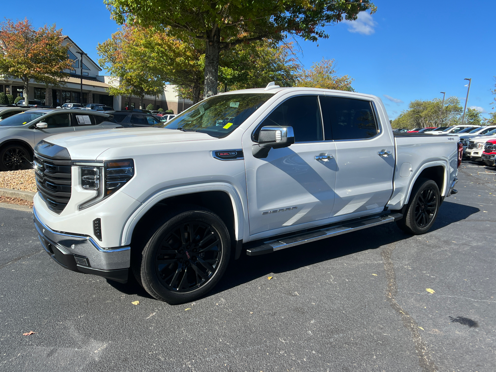 2022 GMC Sierra 1500 SLT 1