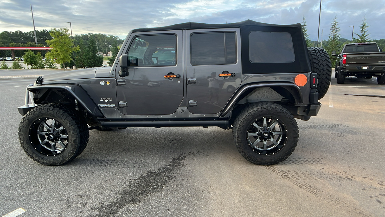 2016 Jeep Wrangler Unlimited Sahara 9