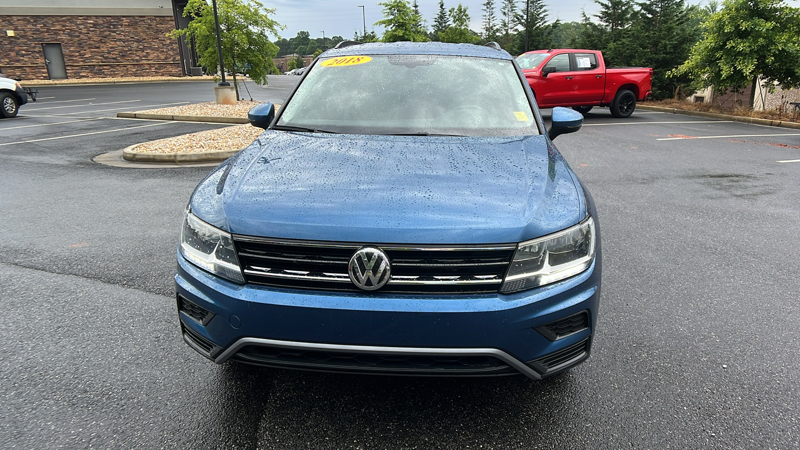 2018 Volkswagen Tiguan SE 2