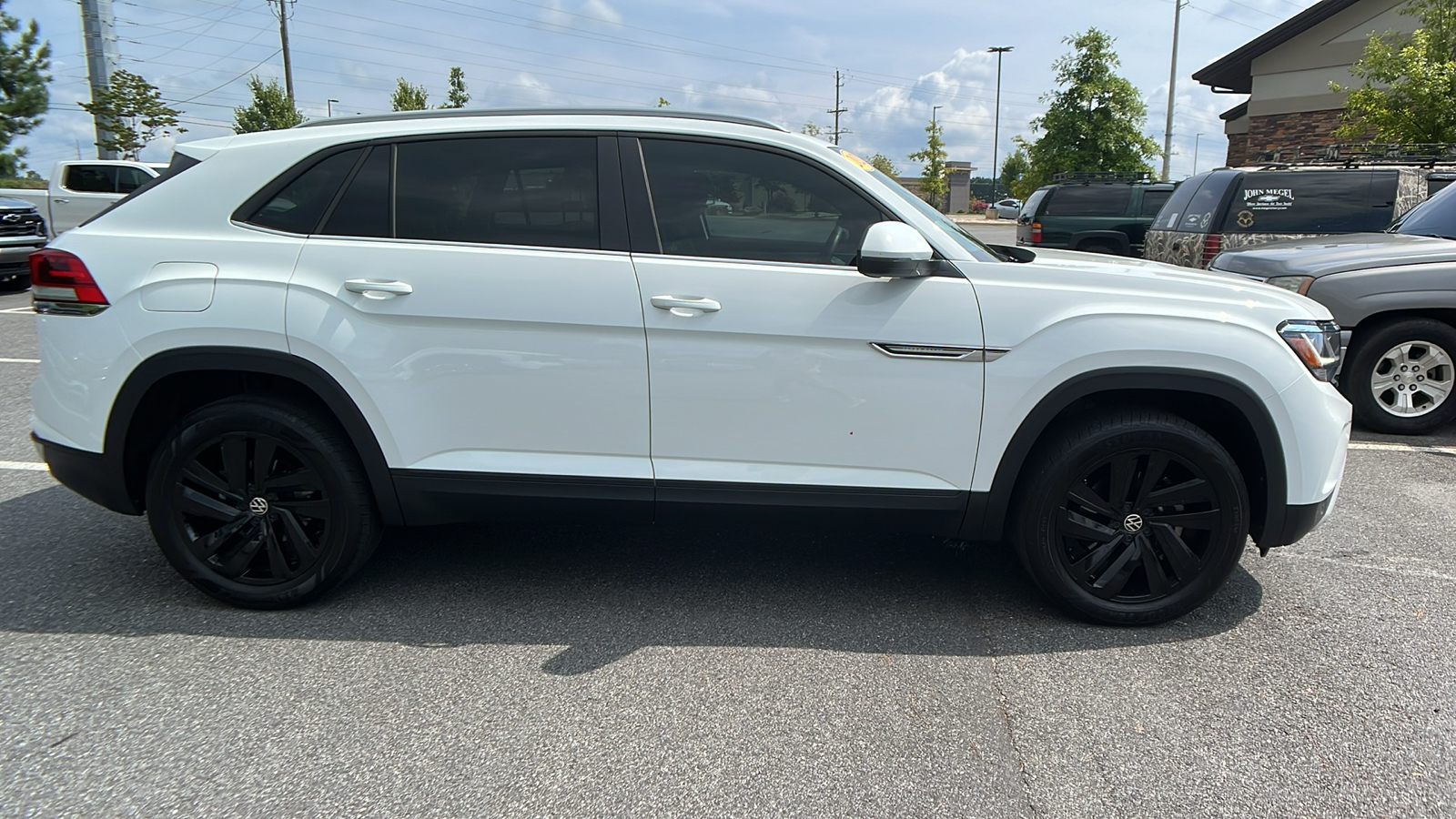 2022 Volkswagen Atlas Cross Sport 2.0T SE w/Technology 5