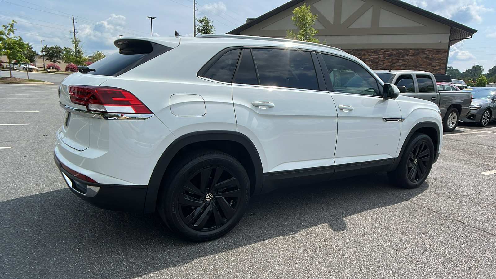 2022 Volkswagen Atlas Cross Sport 2.0T SE w/Technology 6