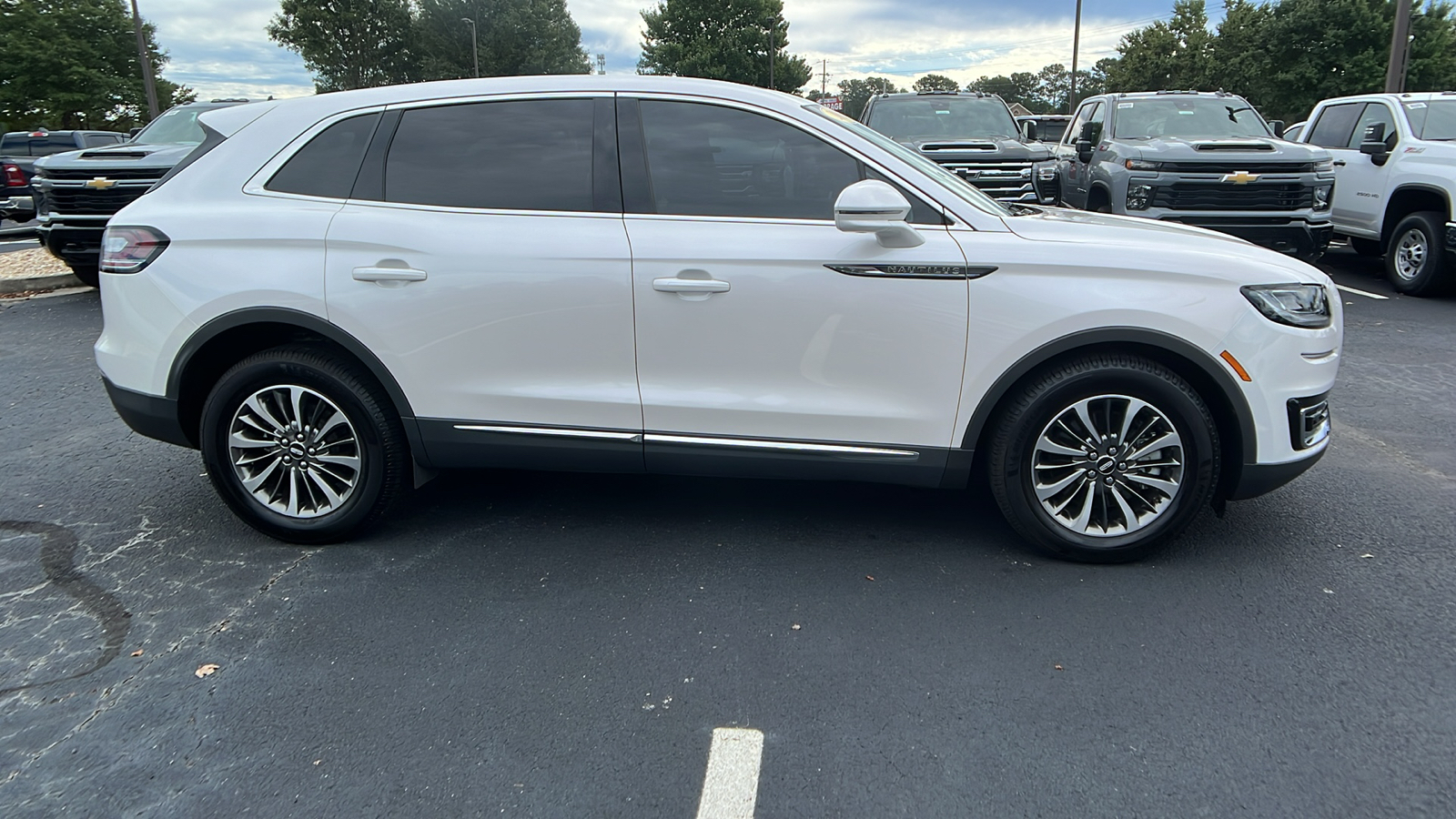 2019 Lincoln Nautilus Select 5