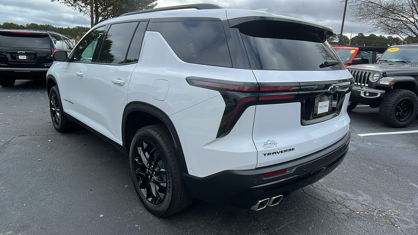 2024 Chevrolet Traverse FWD LT 8