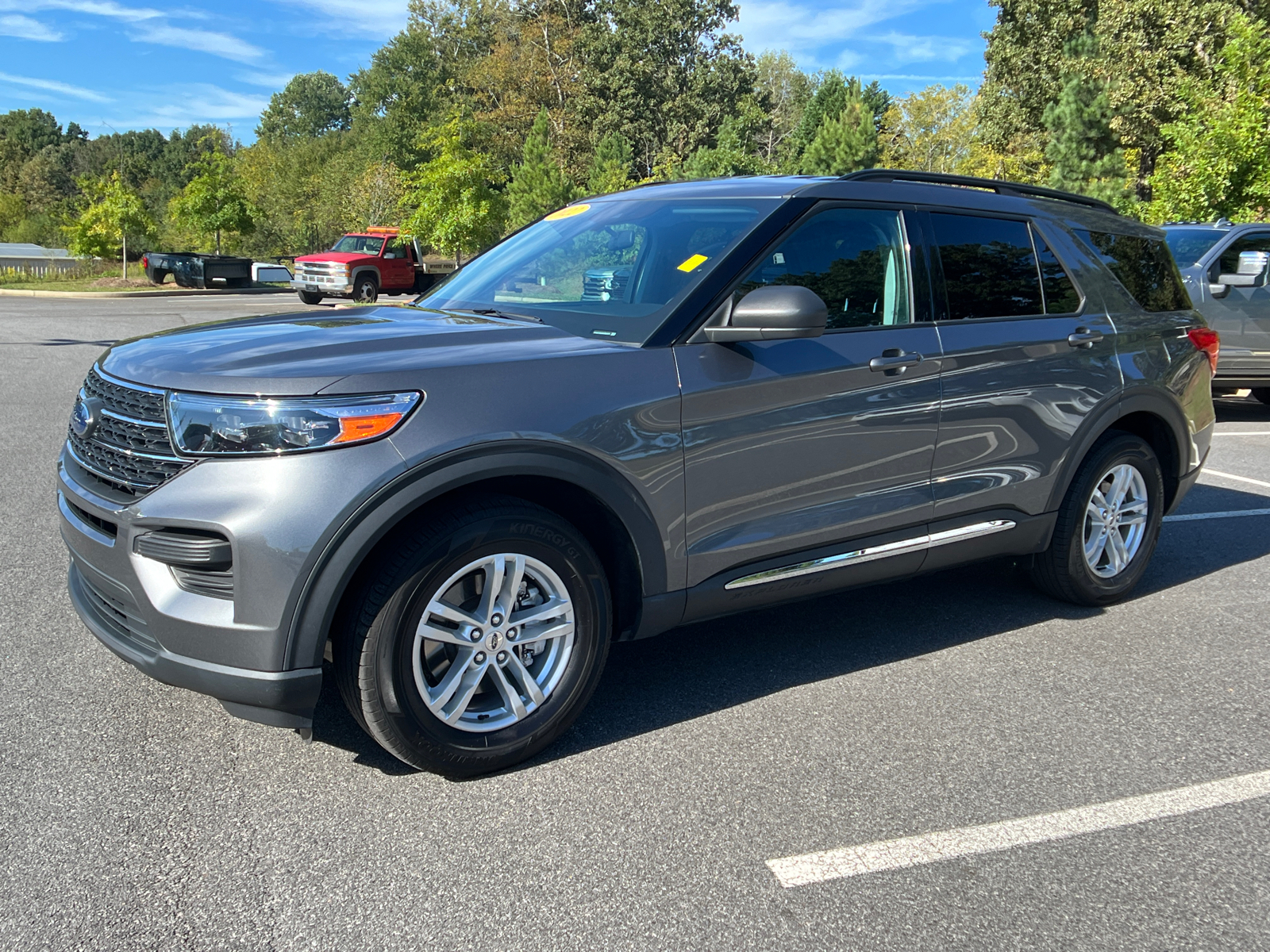 2022 Ford Explorer XLT 1