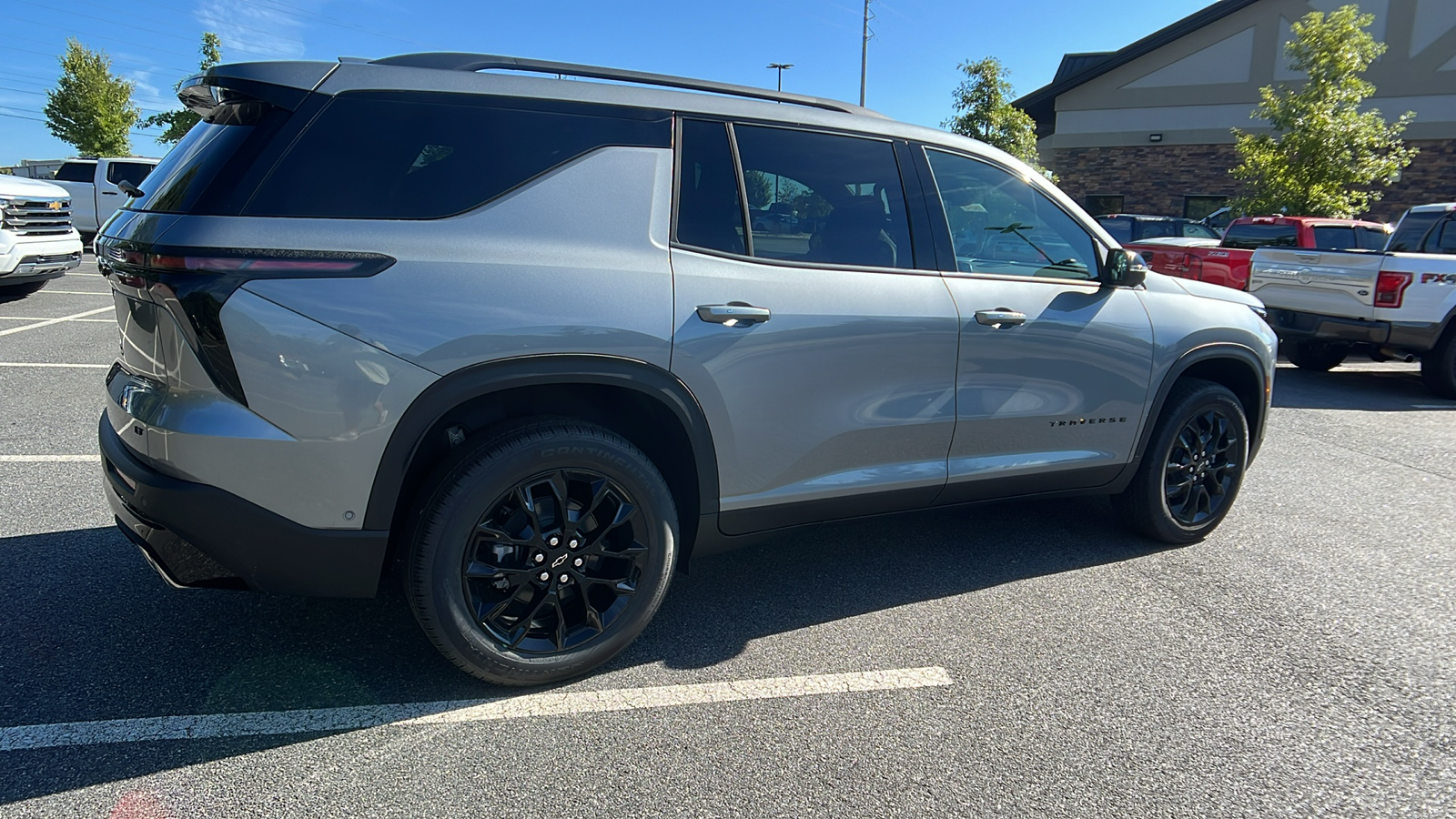 2024 Chevrolet Traverse FWD LT 5