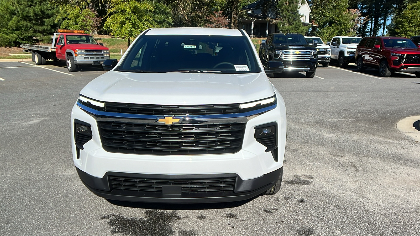 2024 Chevrolet Traverse FWD LS 2