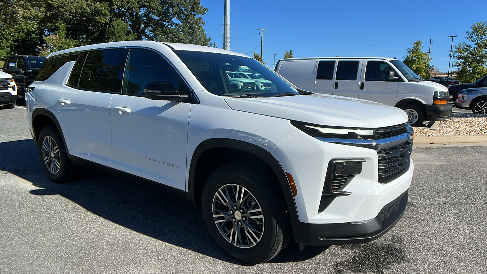 2024 Chevrolet Traverse FWD LS 3