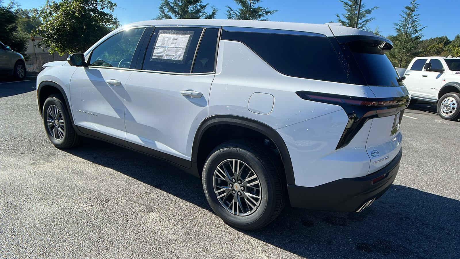 2024 Chevrolet Traverse FWD LS 7