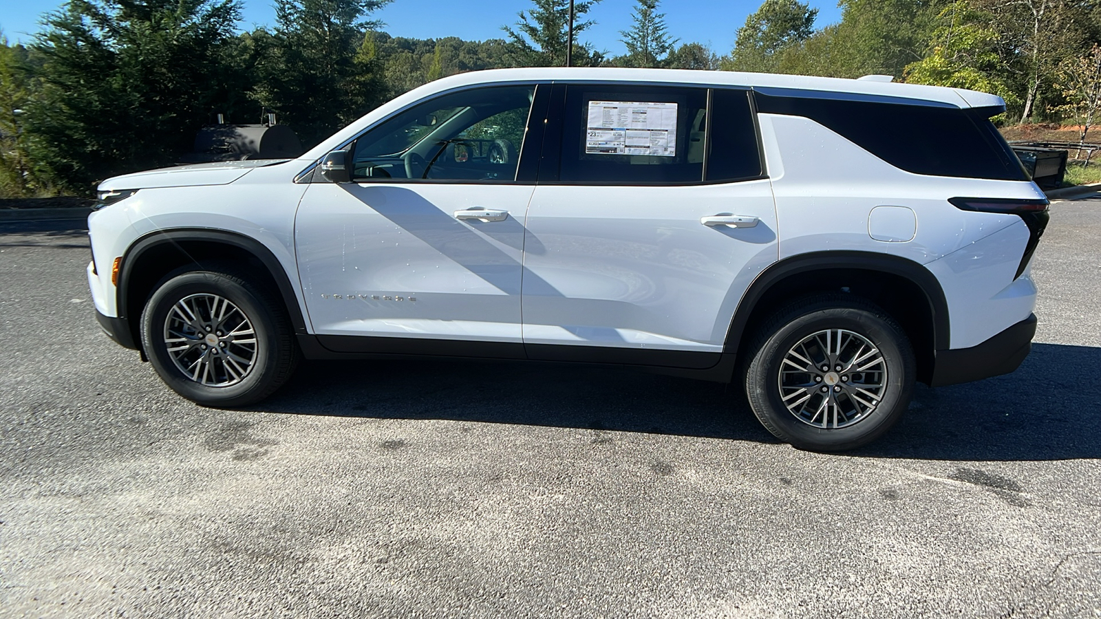 2024 Chevrolet Traverse FWD LS 8