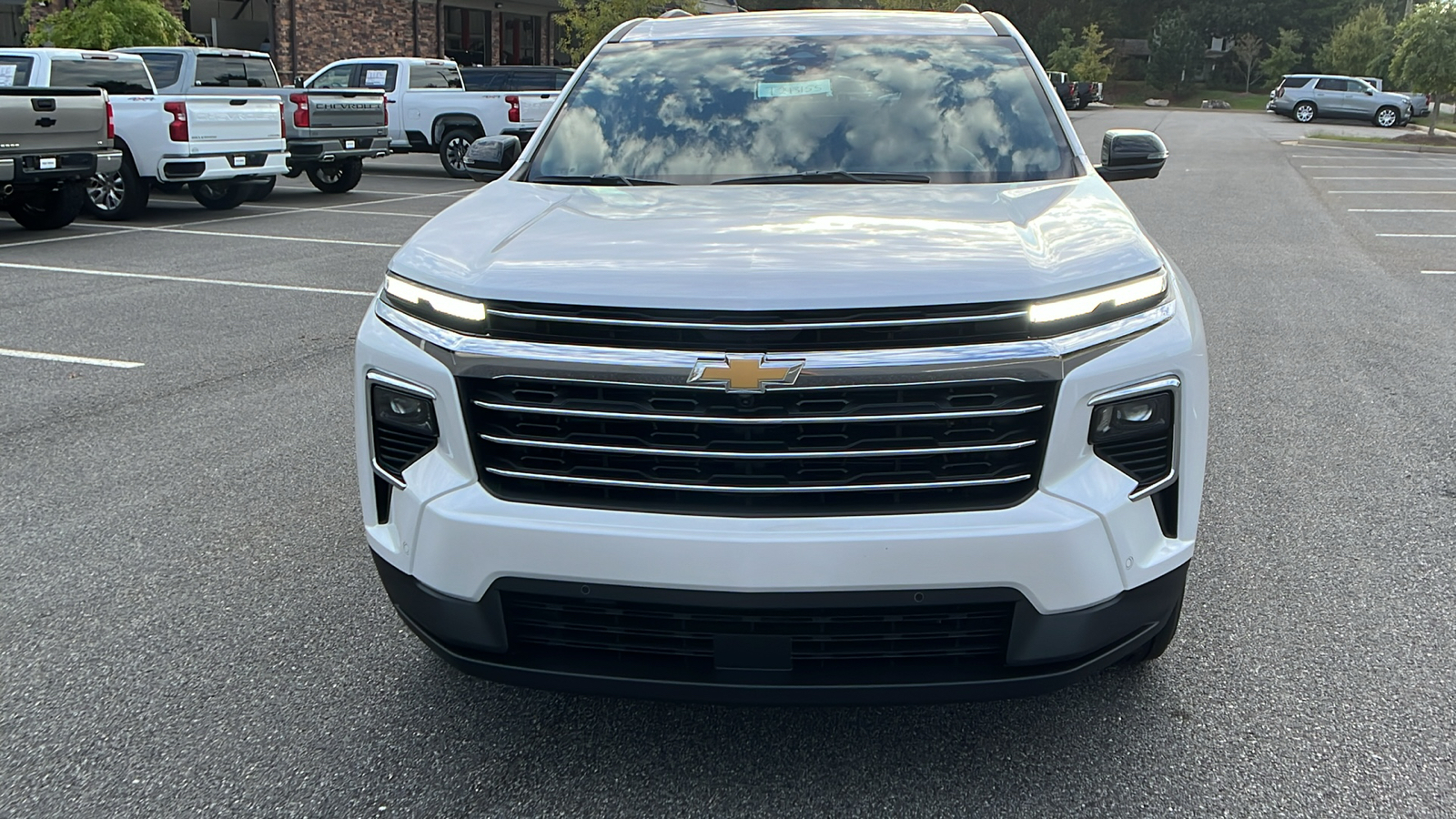 2024 Chevrolet Traverse FWD LT 2