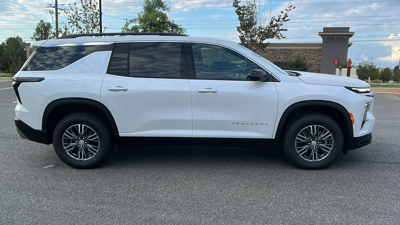 2024 Chevrolet Traverse FWD LT 4