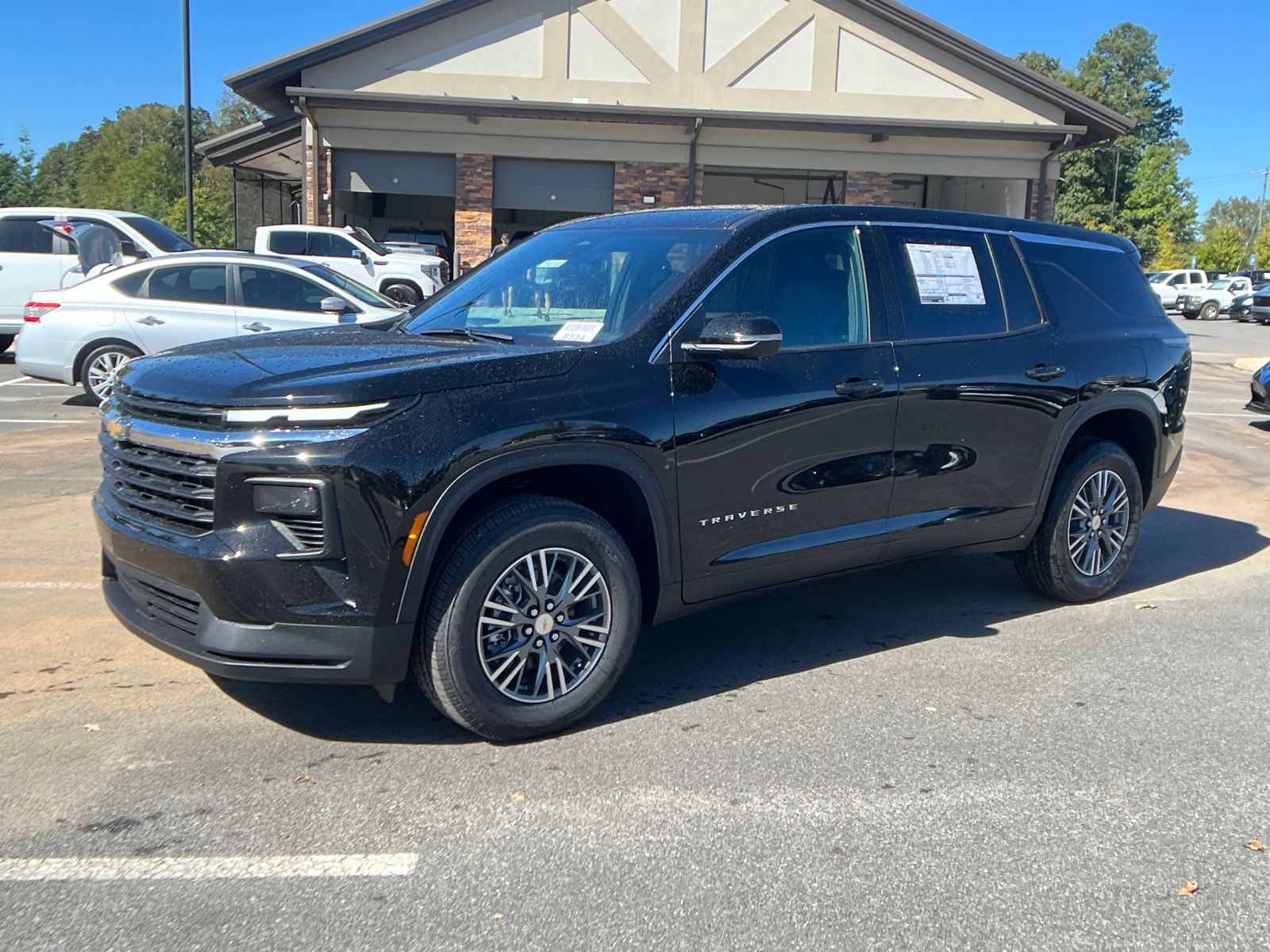 2024 Chevrolet Traverse FWD LS 1