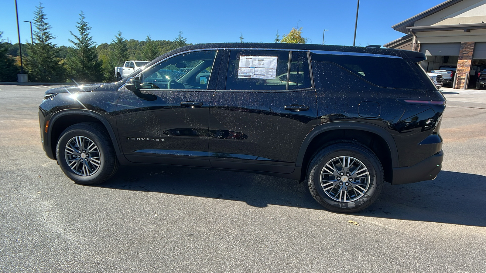 2024 Chevrolet Traverse FWD LS 8