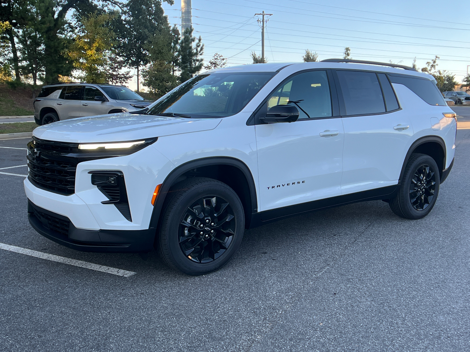 2024 Chevrolet Traverse FWD LT 1