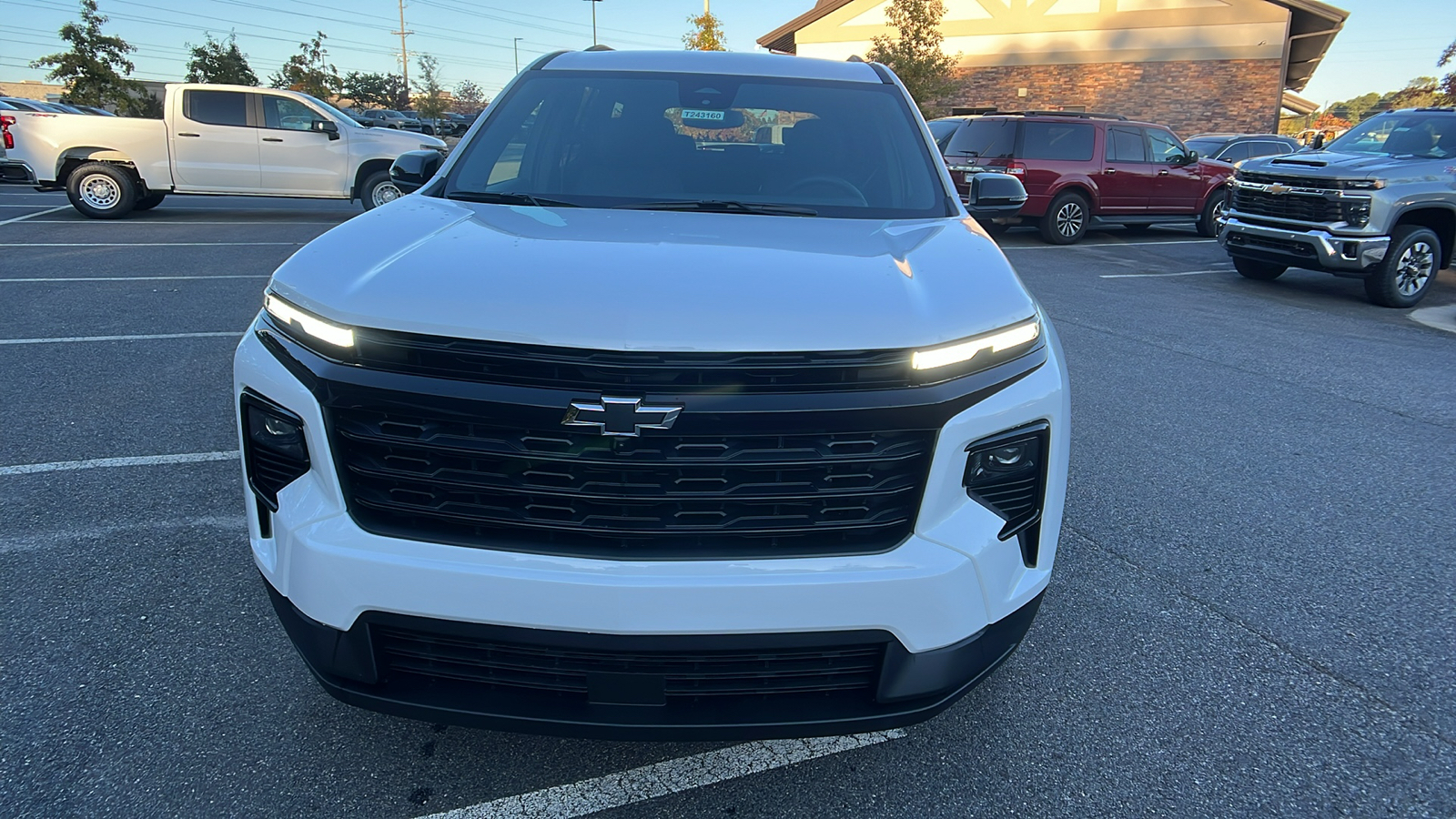 2024 Chevrolet Traverse FWD LT 2