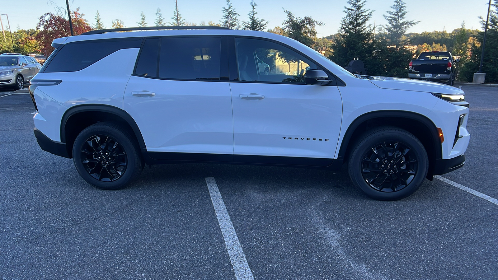 2024 Chevrolet Traverse FWD LT 4