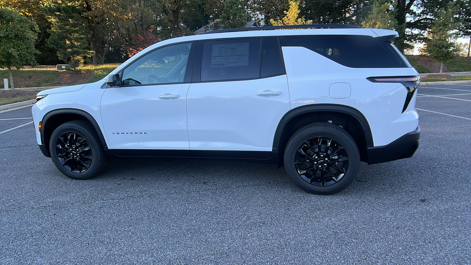 2024 Chevrolet Traverse FWD LT 8