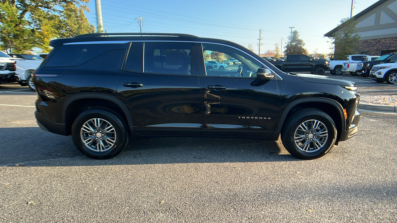 2024 Chevrolet Traverse FWD LT 5