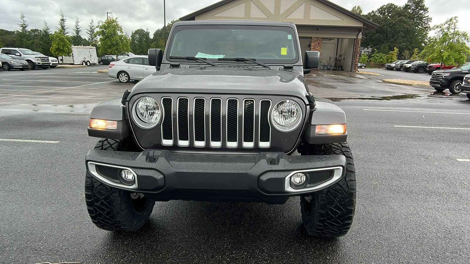 2023 Jeep Wrangler Sahara 3