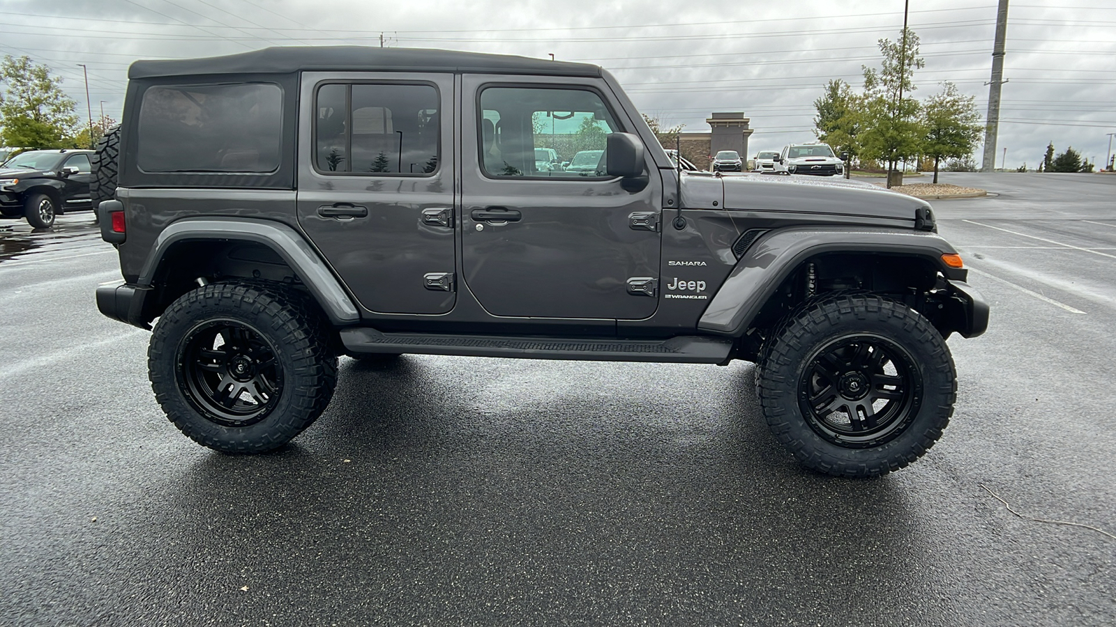 2023 Jeep Wrangler Sahara 5