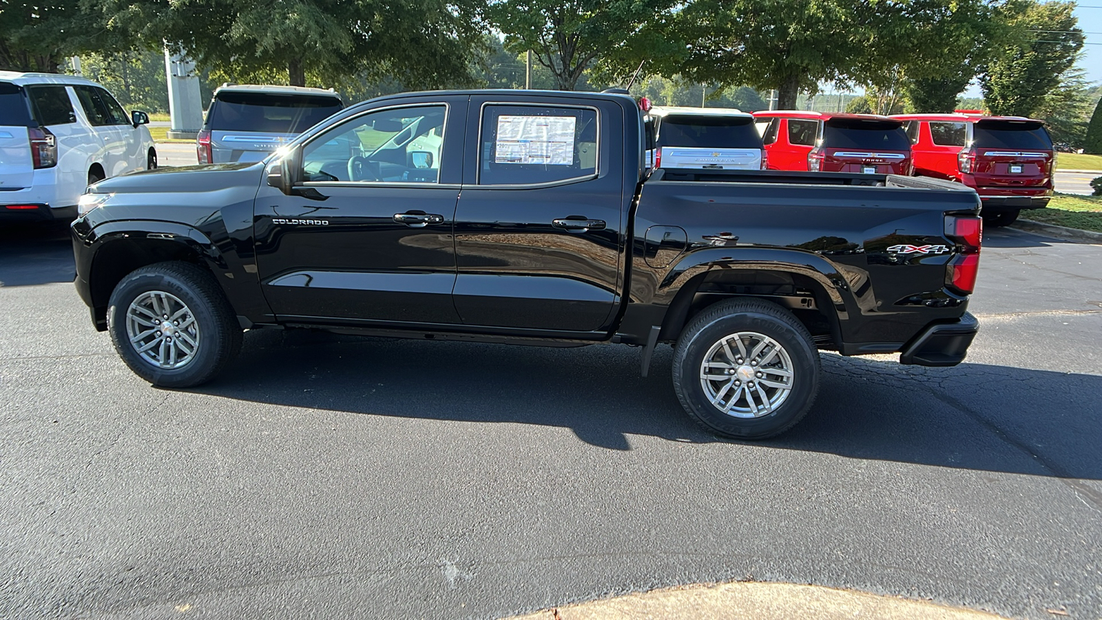 2024 Chevrolet Colorado 4WD LT 8