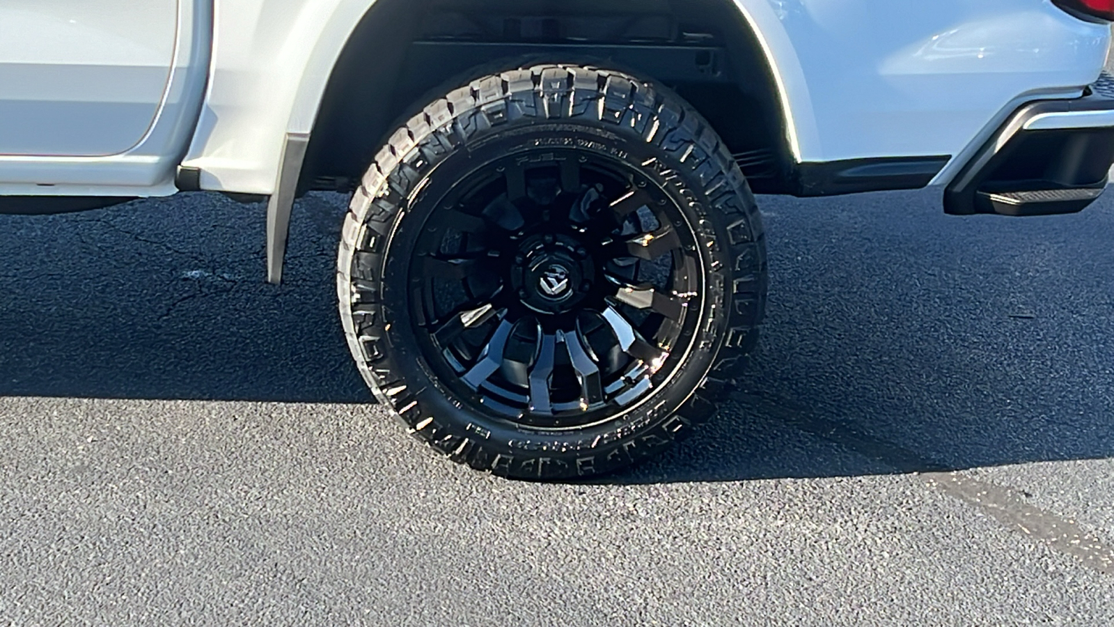 2024 Chevrolet Colorado 4WD LT 9