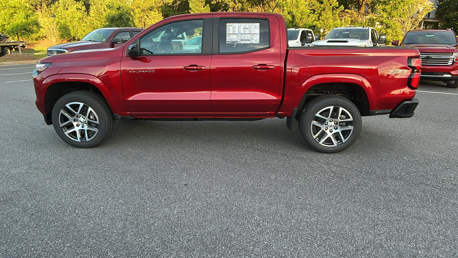 2024 Chevrolet Colorado 4WD Z71 8