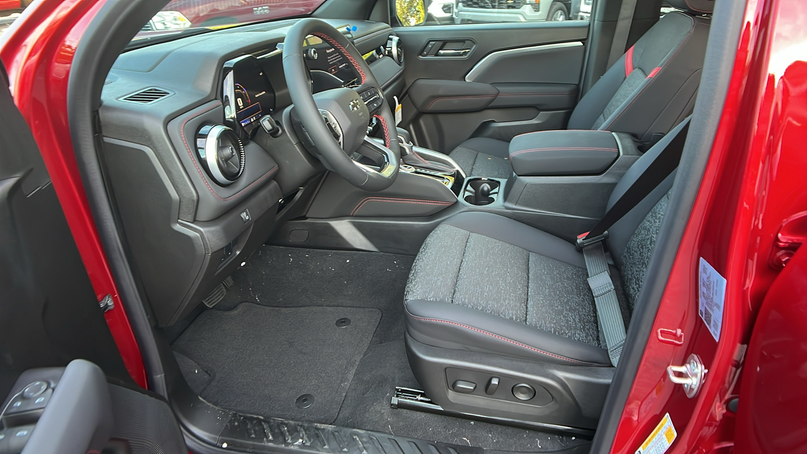 2024 Chevrolet Colorado 4WD Z71 12