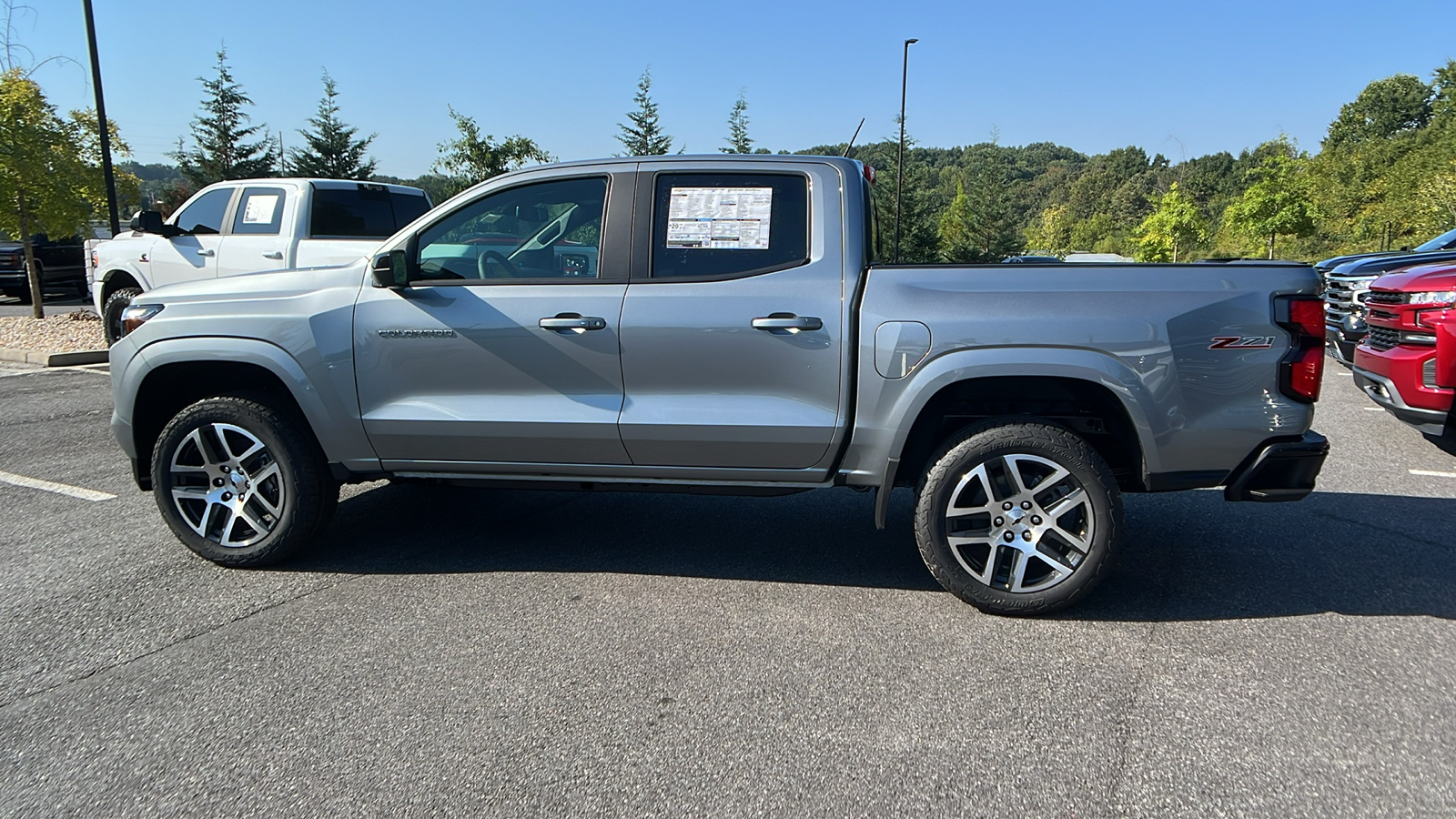 2024 Chevrolet Colorado 4WD Z71 8