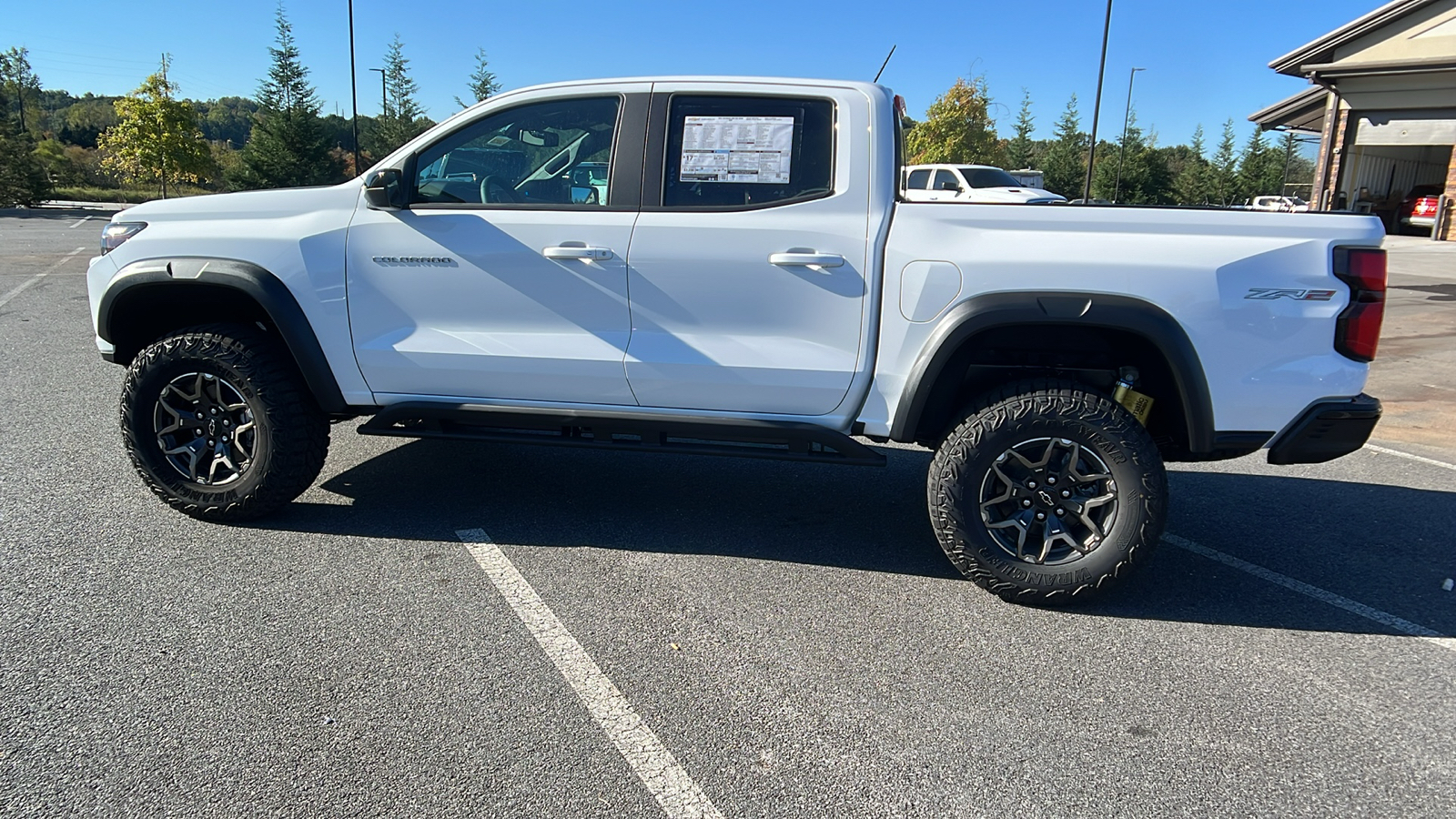 2024 Chevrolet Colorado 4WD ZR2 8