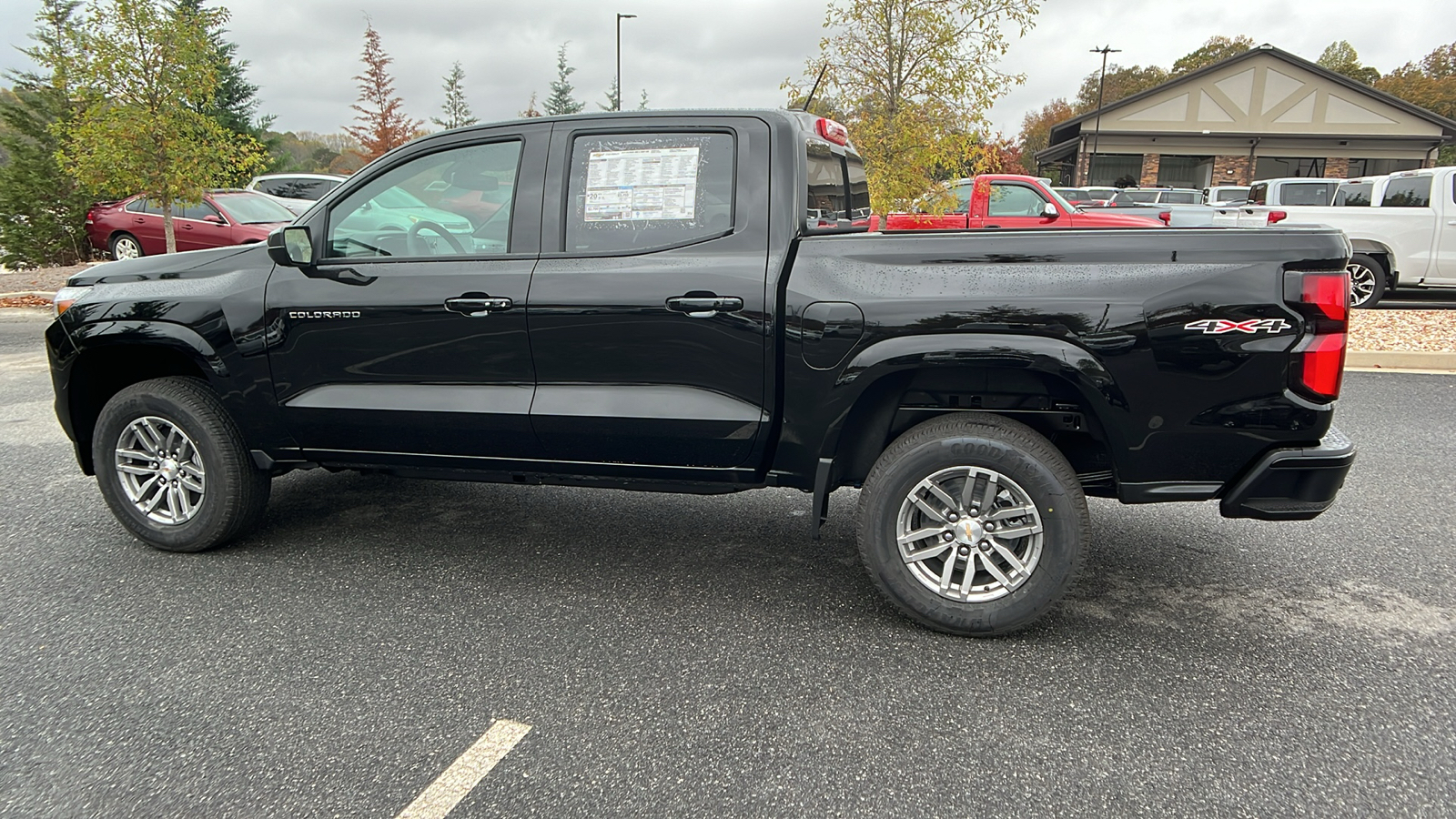 2024 Chevrolet Colorado 4WD LT 9