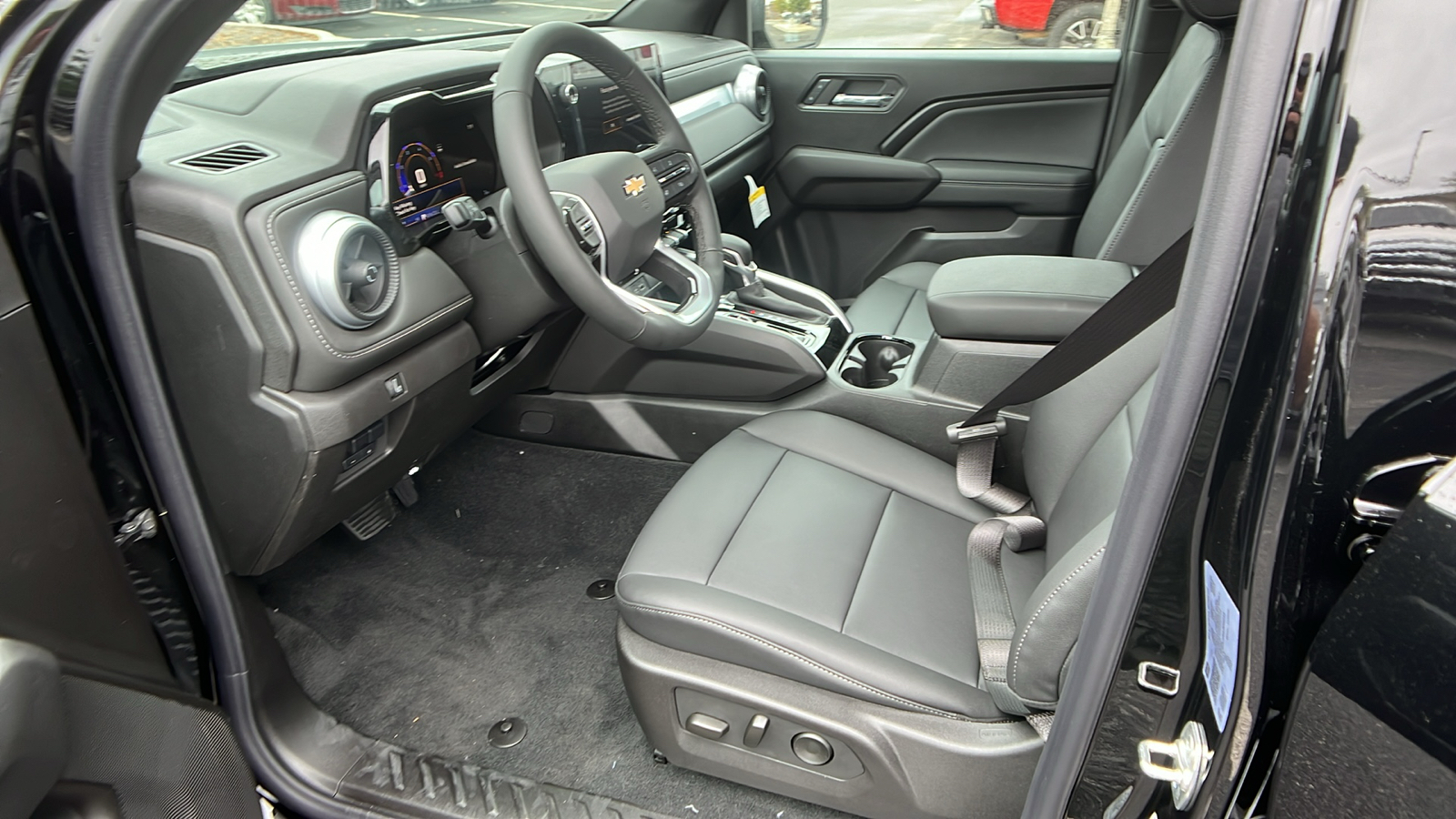 2024 Chevrolet Colorado 4WD LT 13