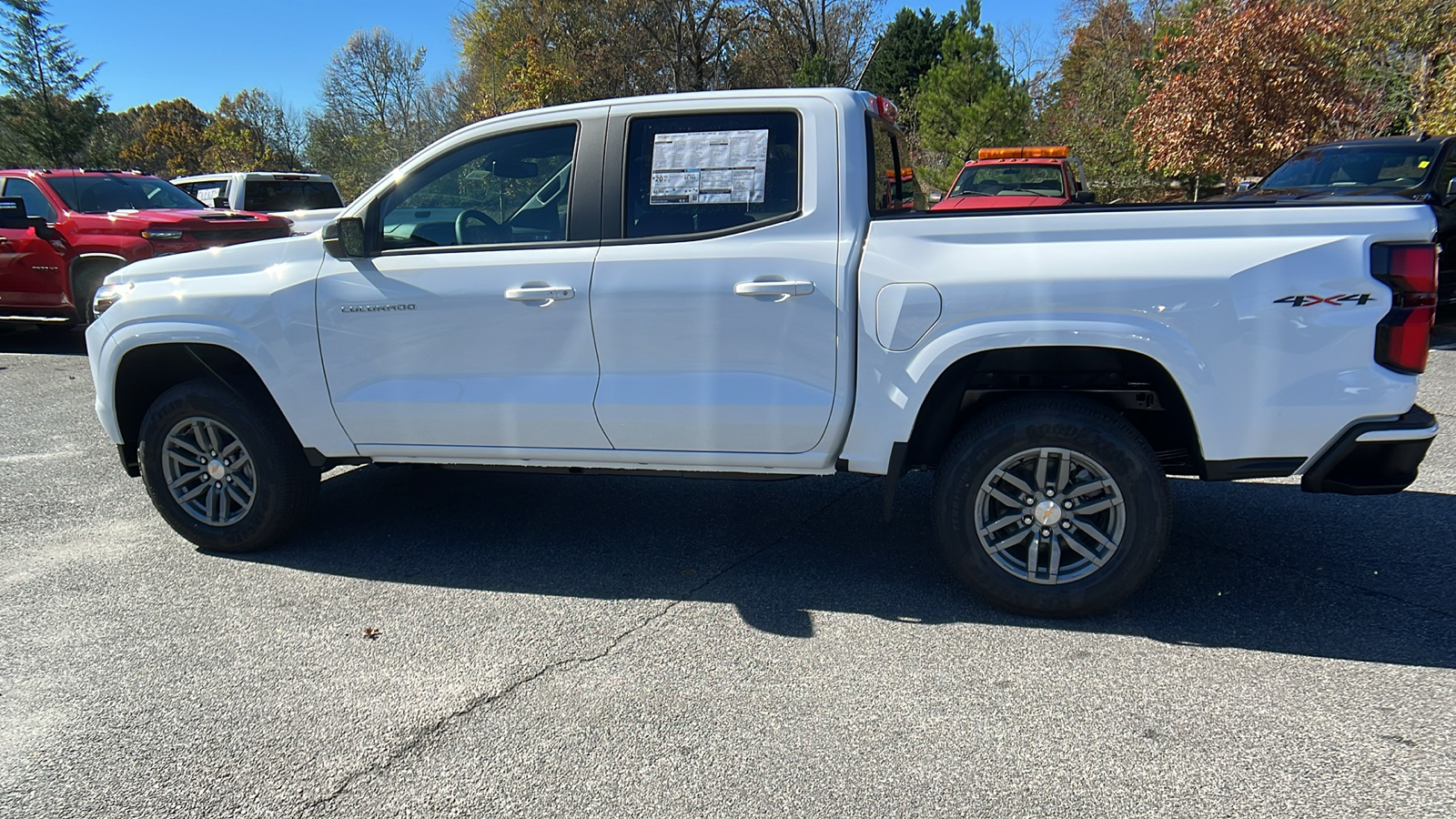 2024 Chevrolet Colorado 4WD LT 9