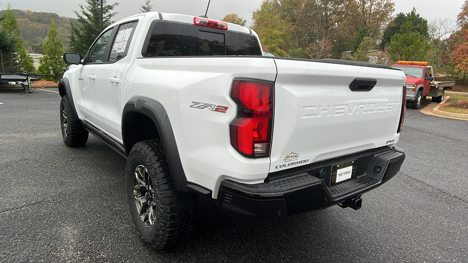 2024 Chevrolet Colorado 4WD ZR2 8