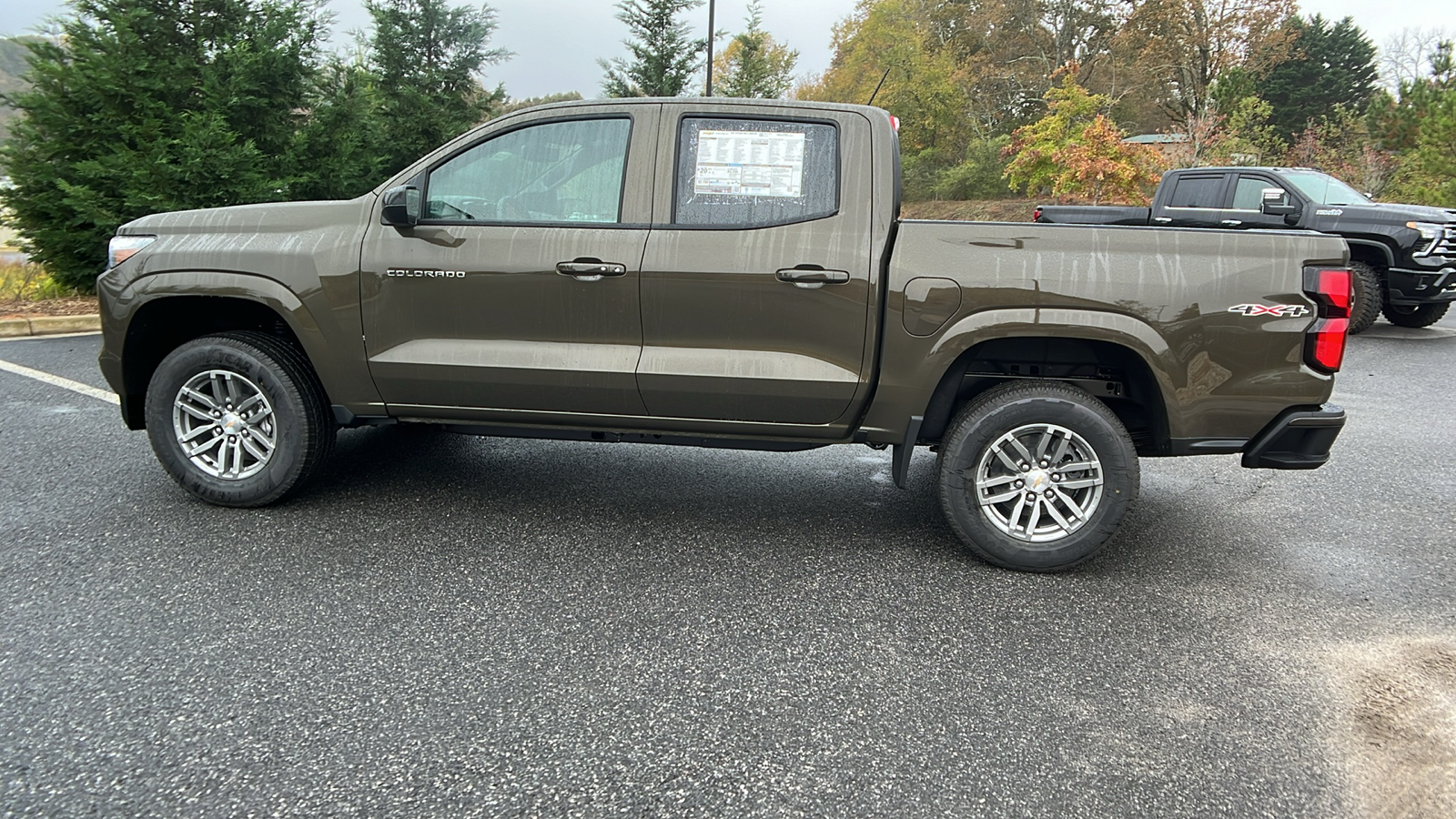 2024 Chevrolet Colorado 4WD LT 9