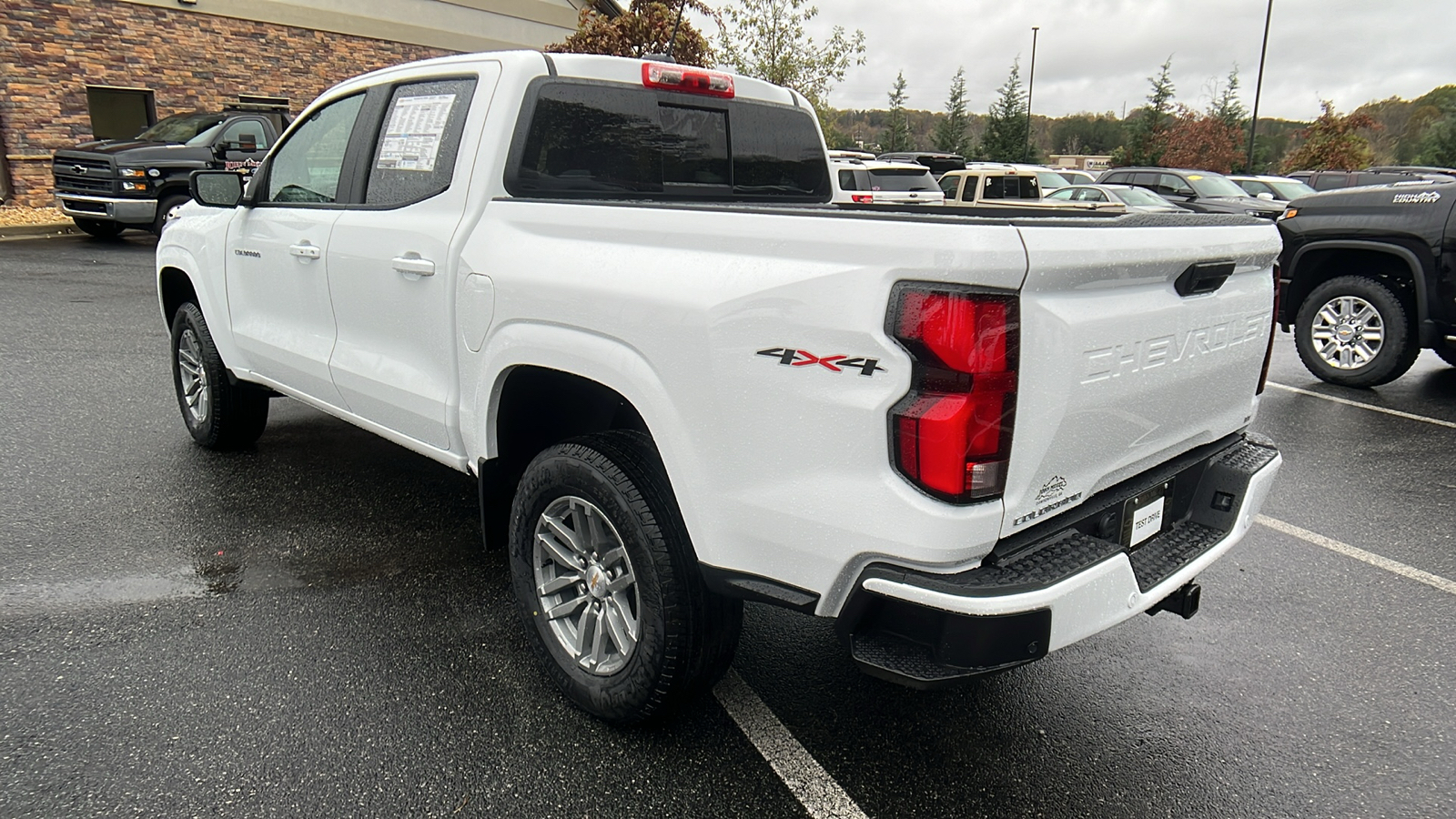 2024 Chevrolet Colorado 4WD LT 8