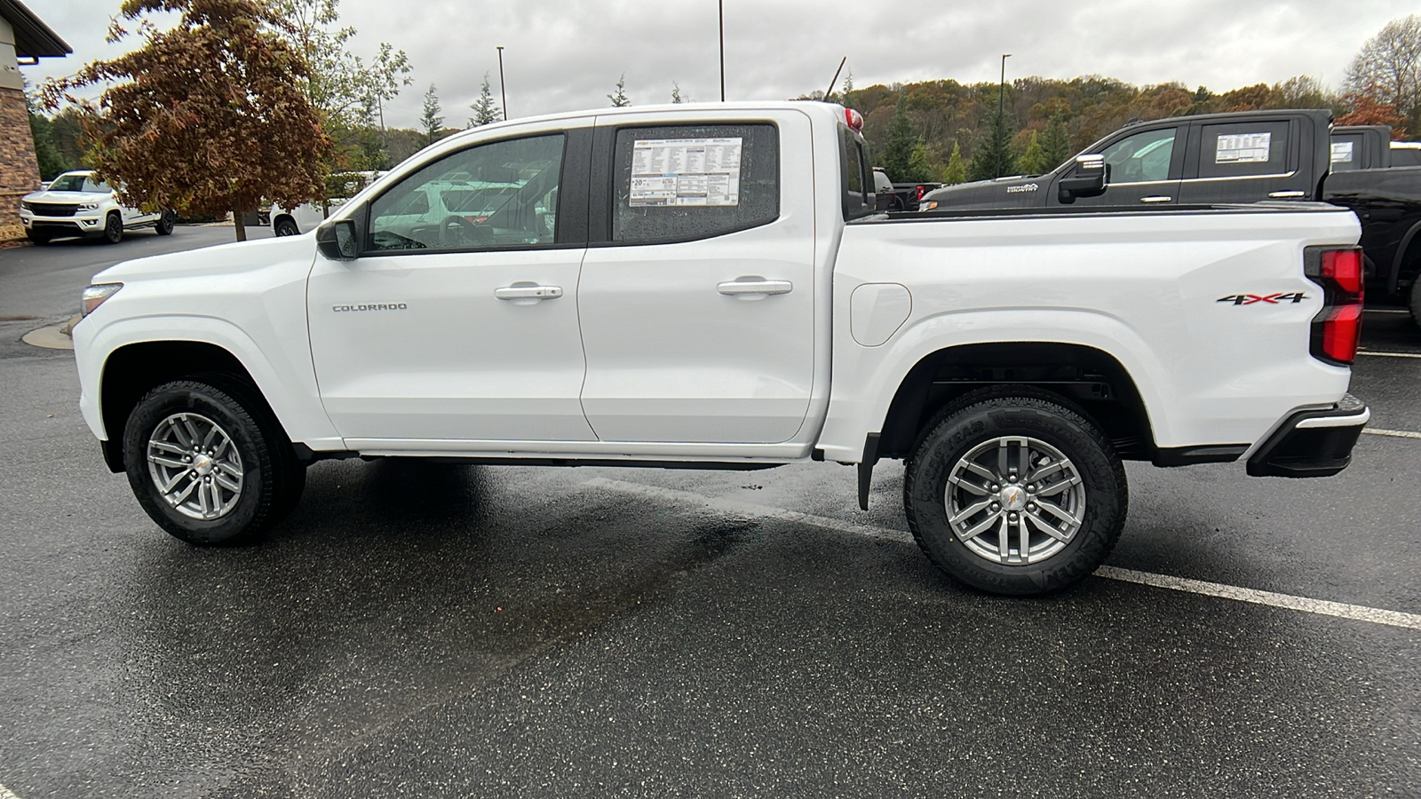 2024 Chevrolet Colorado 4WD LT 9