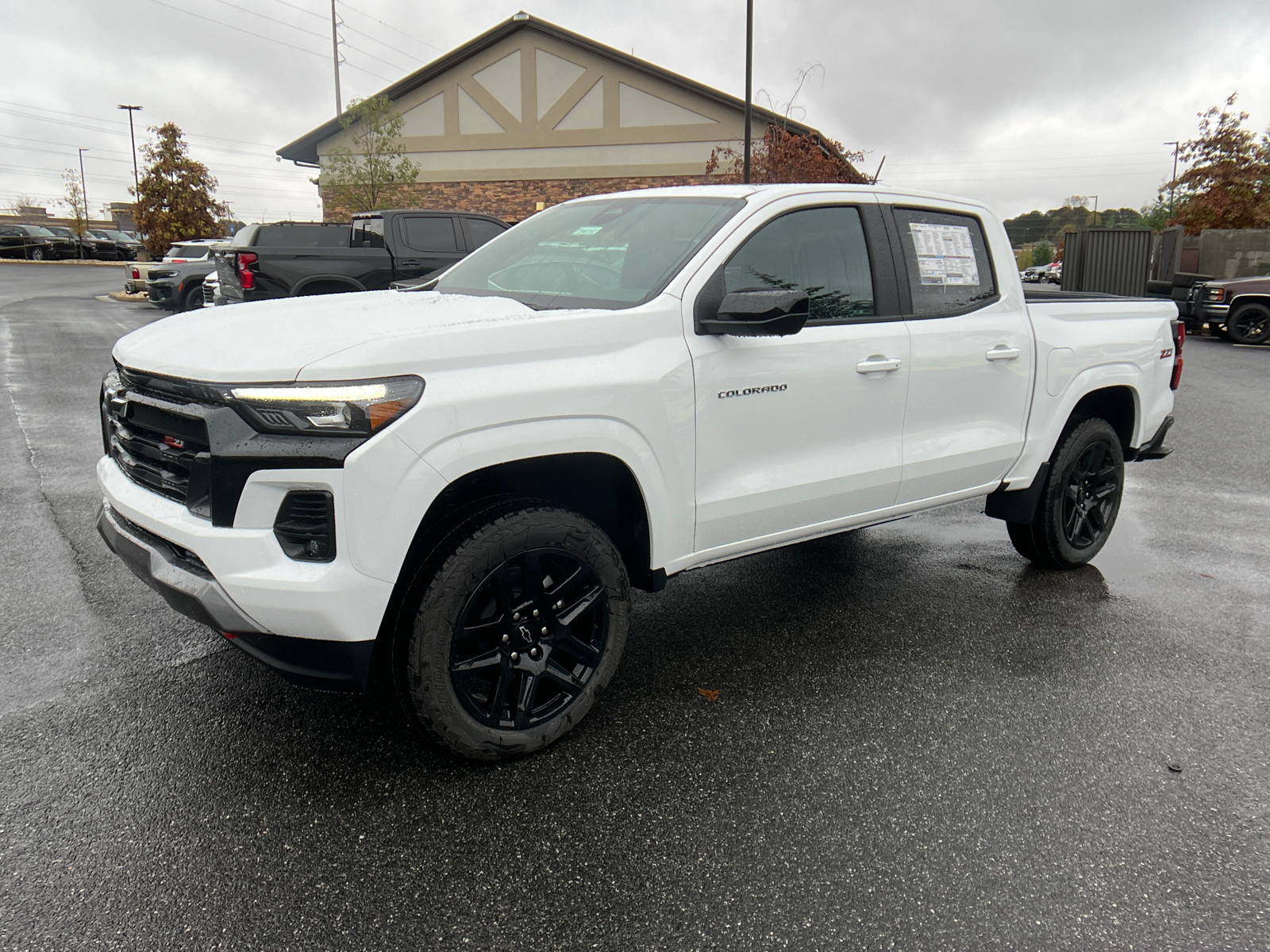 2024 Chevrolet Colorado 4WD Z71 1