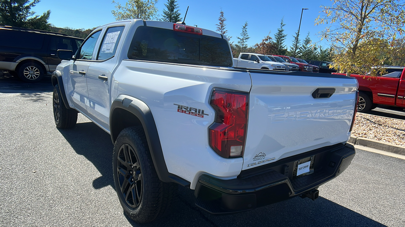 2024 Chevrolet Colorado 4WD Trail Boss 8