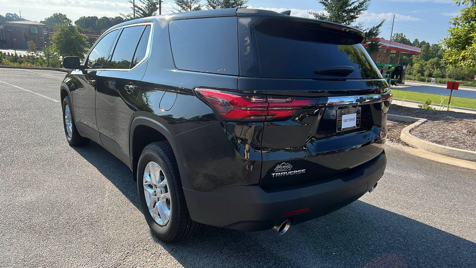 2023 Chevrolet Traverse LS 8