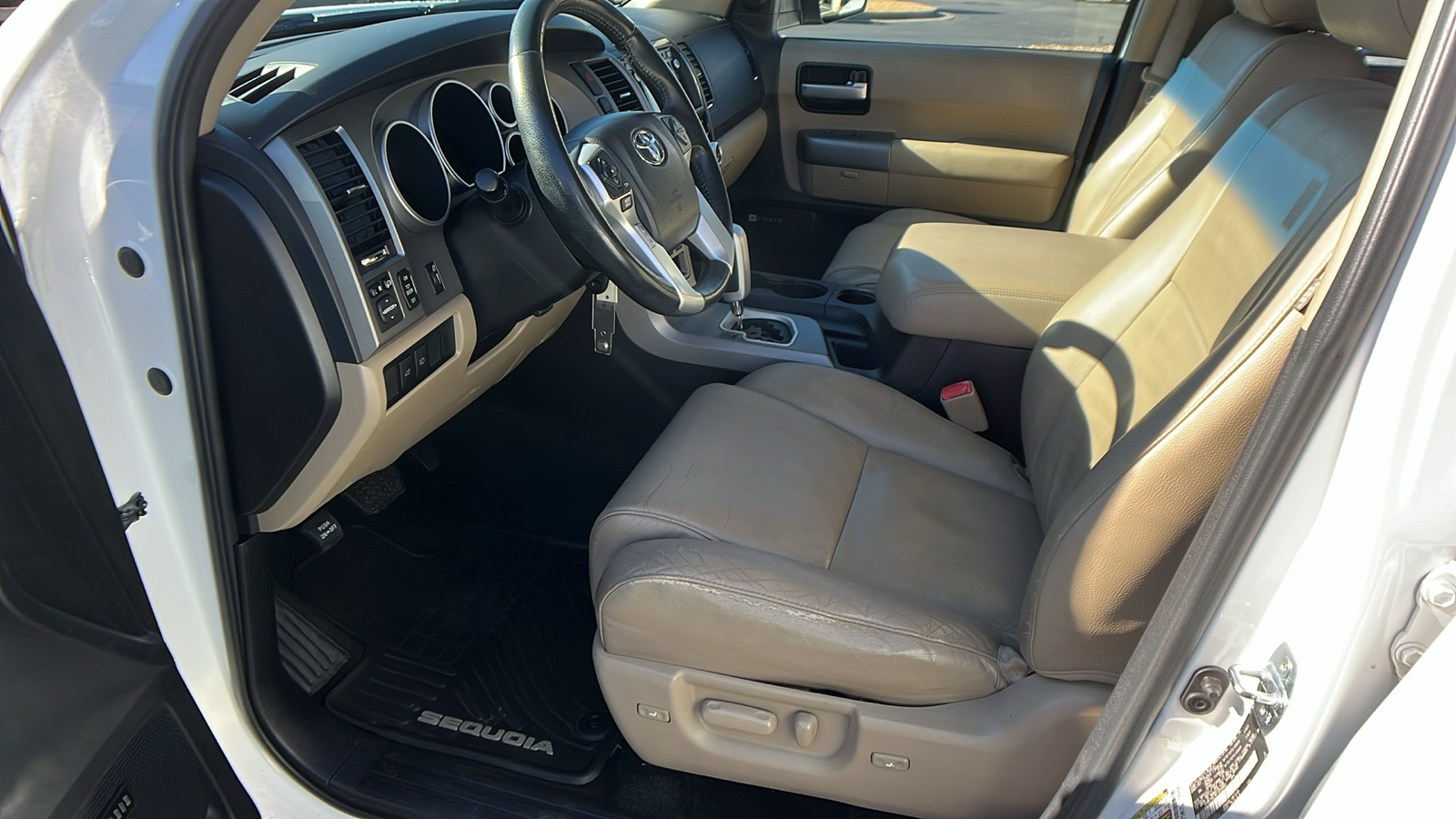 2015 Toyota Sequoia Limited 13